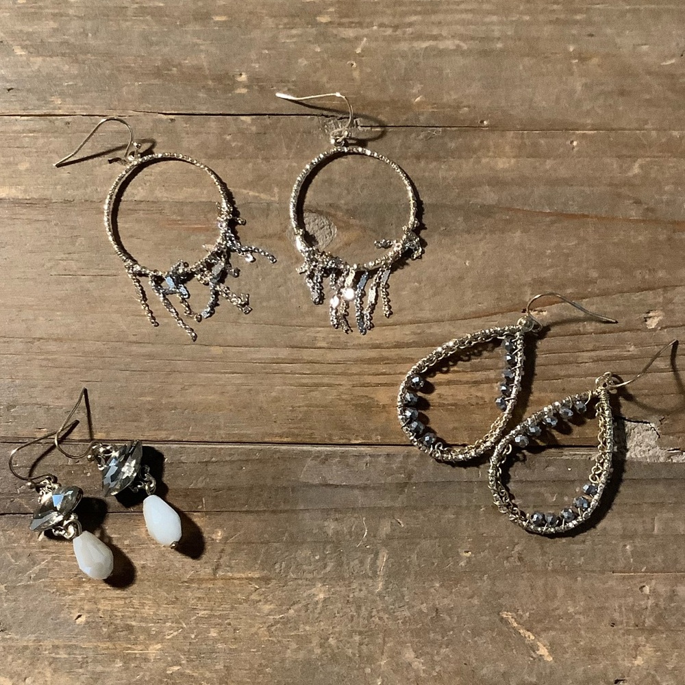 Bundle of 3 pair of earrings❤️❤️❤️❤️